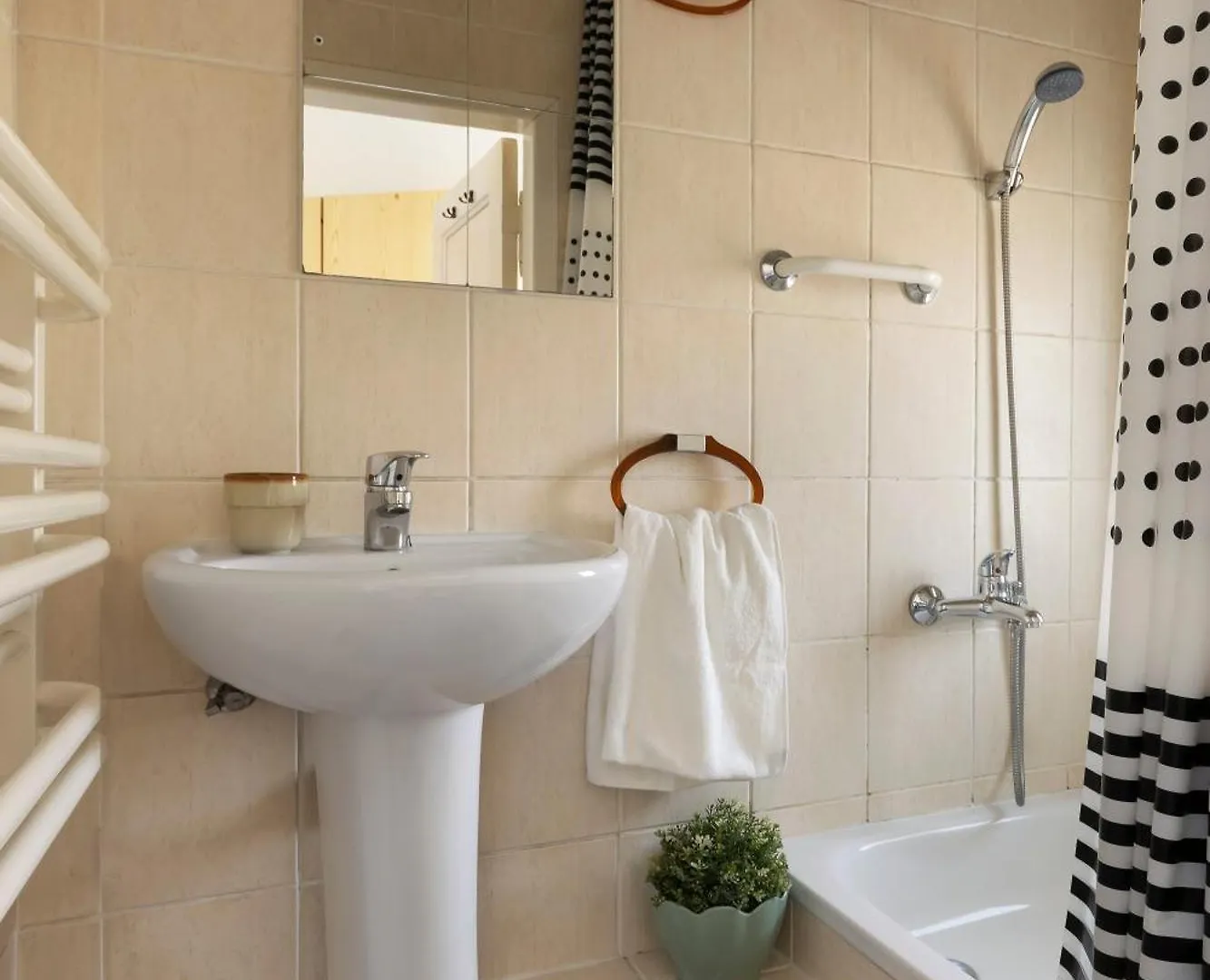 Elite Apartments Parkowa Economy ソポト 0*,